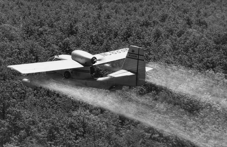 N6331K - The Crop Dusting Seabee!